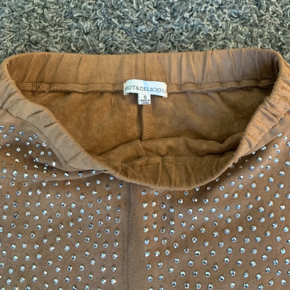 NEW! Sparkly/ tan 2 piece set - Picture 7 of 8